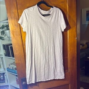 Universal Threads Gray T-Shirt